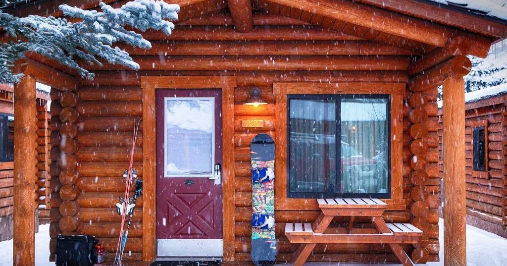 Cabin Rentals in Jackson Hole, Wyoming Town Square Inns